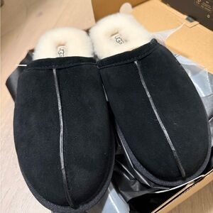 UGG Black Men’s Slippers